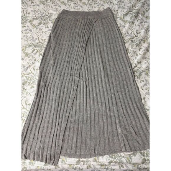 Pinkblush Dresses & Skirts - Pinkblush Maternity Ribbed Sweater Wrap Skirt L